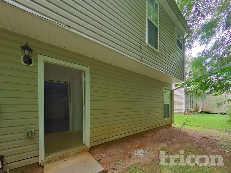 5741 Amerson Ln — Photo 22