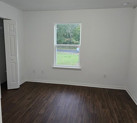5th image of 5 Locust Terrace Trce