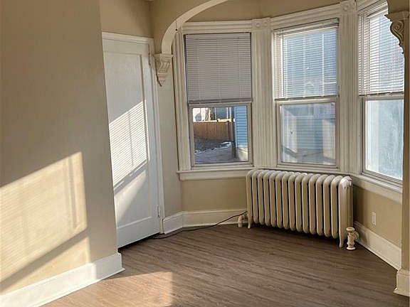 3rd image of 60 W Catherine St Floor 1