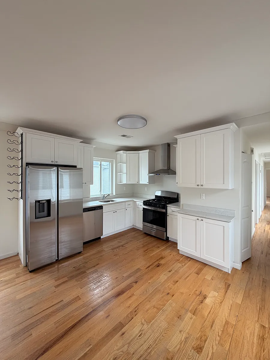 Building Photo - 581 W Caswell Ave #2