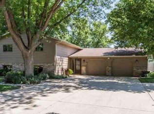 1412 S Sycamore Ave, Sioux Falls, SD 57110