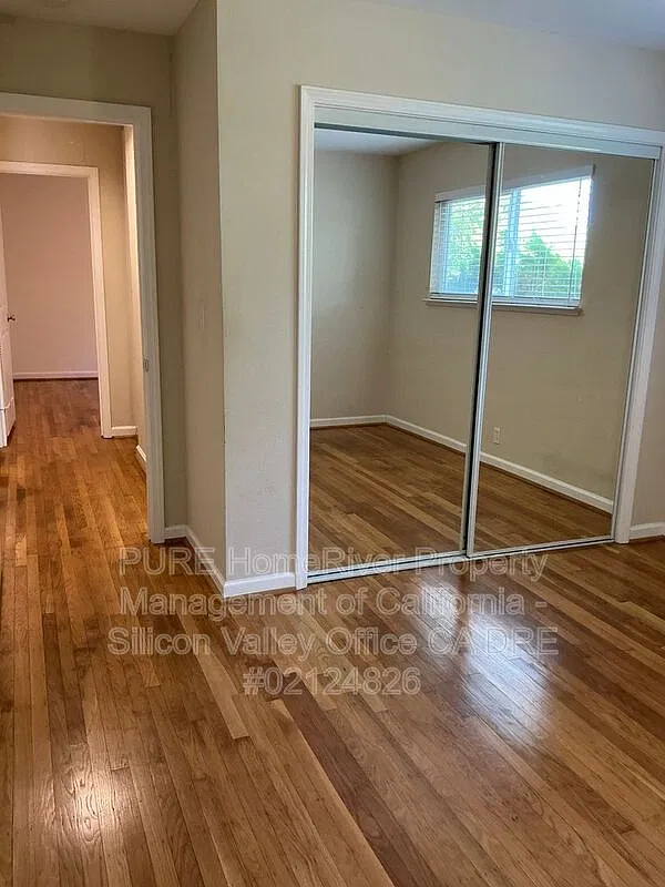 4 bed, 2.0 bath, 1340 sqft, $5,750 — Photo 4