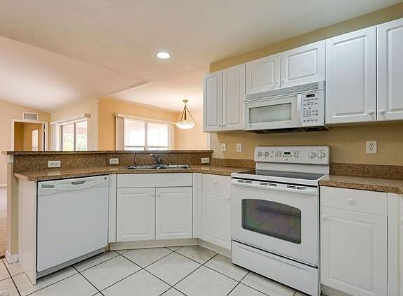 3rd image of 2129 NE 10th Ave
