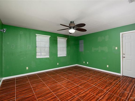 5th image of 107 Mesquite Dr