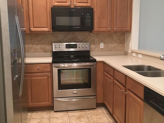 4th image of 107 Royal Crest Ct