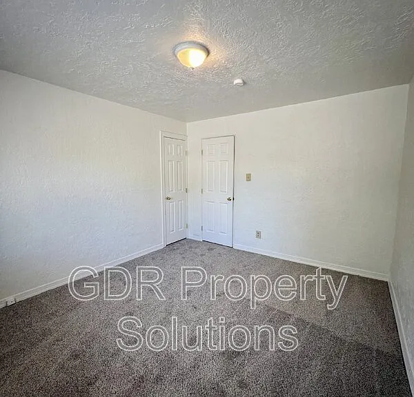 3529 Ross Ave SE — Photo 43