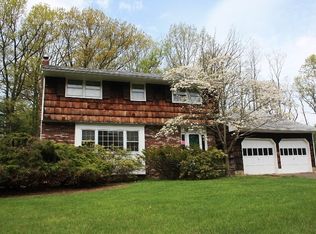 12 Fieldcrest Dr, East Brunswick, NJ 08816