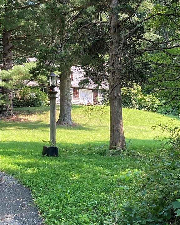 2nd image of 3 Peace Pipe Ln