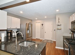 1501 Yorktowne Dr, Lawrence, PA 15055