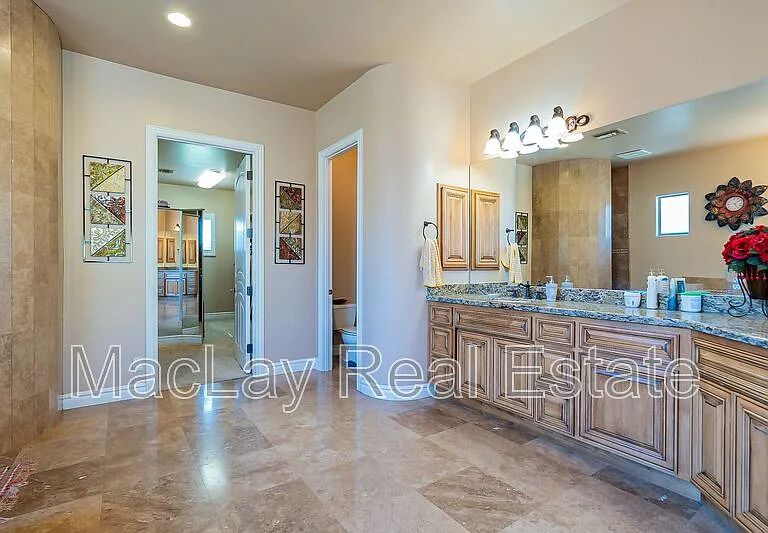 2720 E Jade Pl — Photo 36
