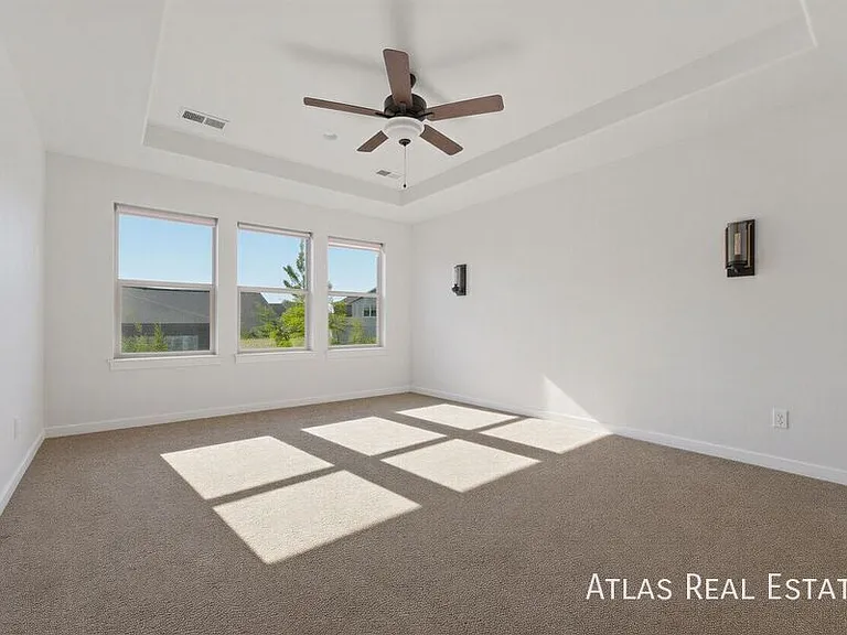 2092 Glean Dr — Photo 22