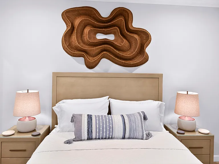 2nd Bedroom - Queen size bed