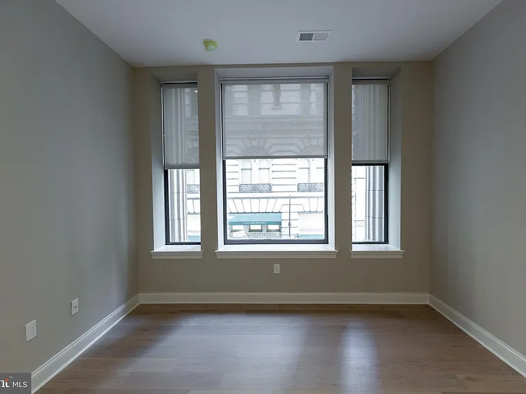 1411-1 Walnut St #203 — Photo 13