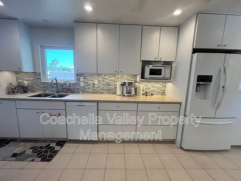 2960 N Cypress Rd — Photo 32