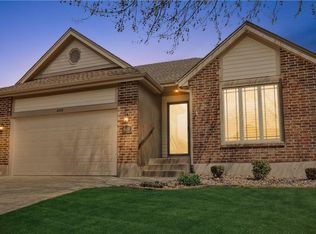 8608 N Chatham Cir, Kansas City, MO 64154