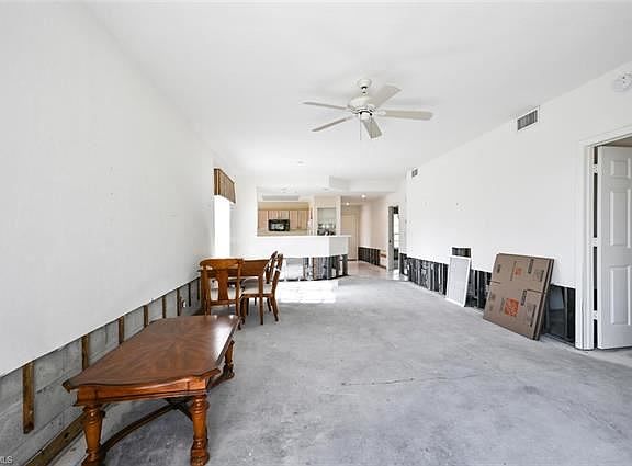 5th image of 729 Wiggins Lake Dr APT 102
