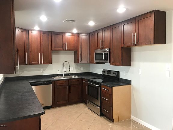 5th image of 2118 W Dahlia Dr