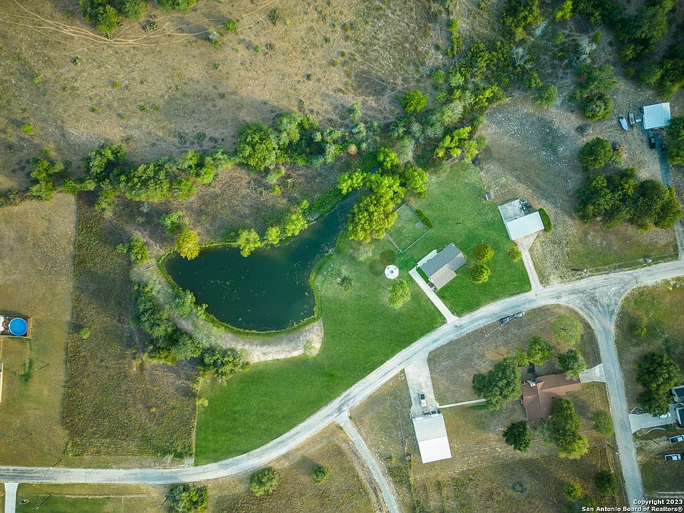 1st image of 168 WOODCREEK DR
