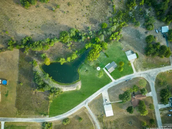 168 WOODCREEK DR, La Vernia, TX 78121