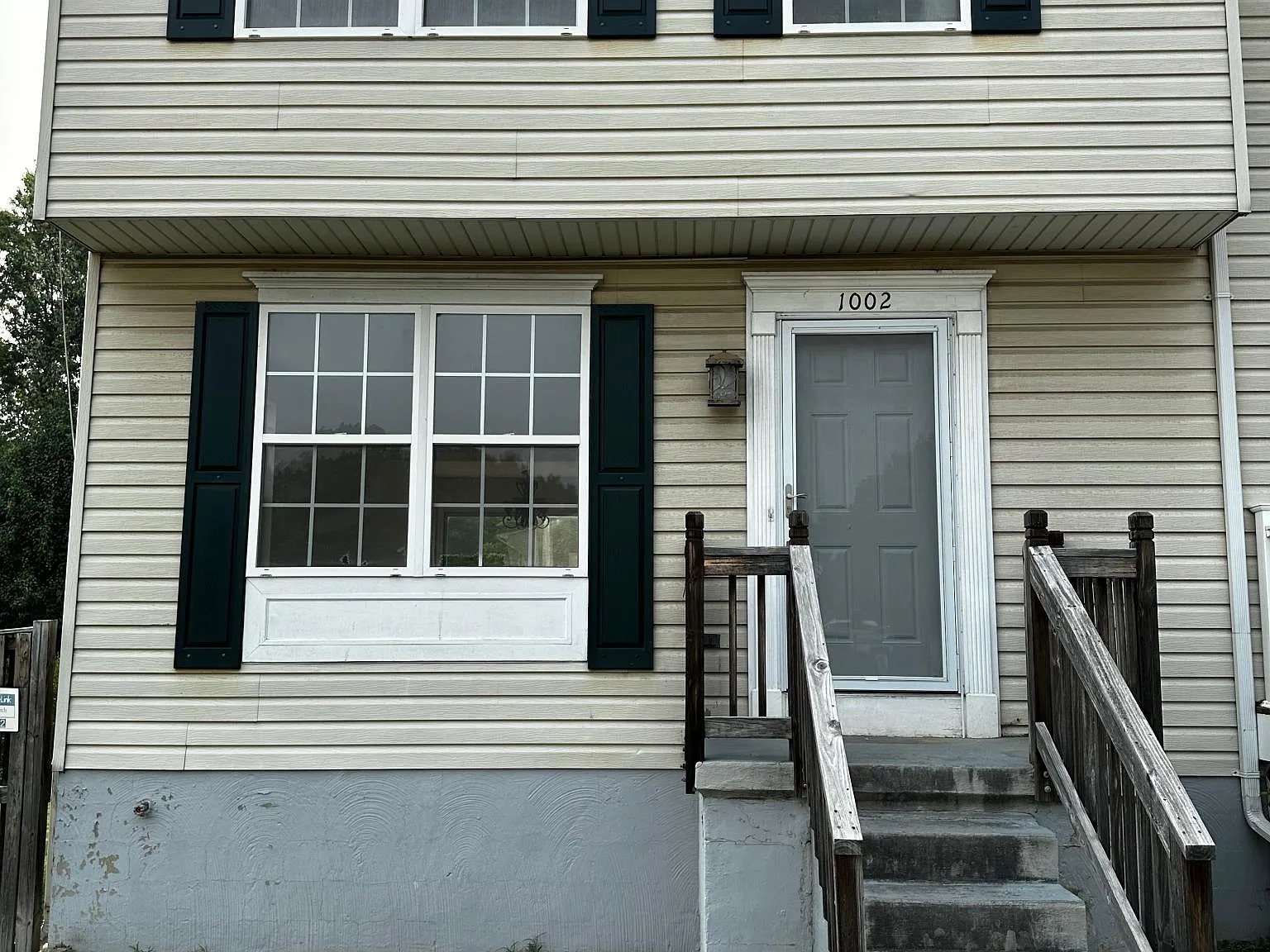 1002 Debbie Ave — Photo 1