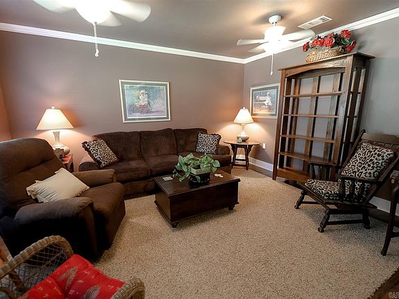 5th image of 305 Mockingbird Ln