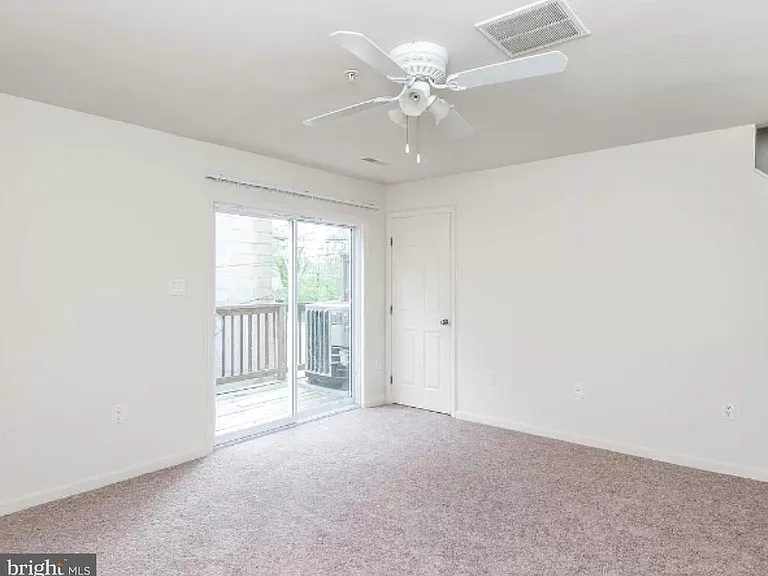 5235 Crowson Ave #6 — Photo 4
