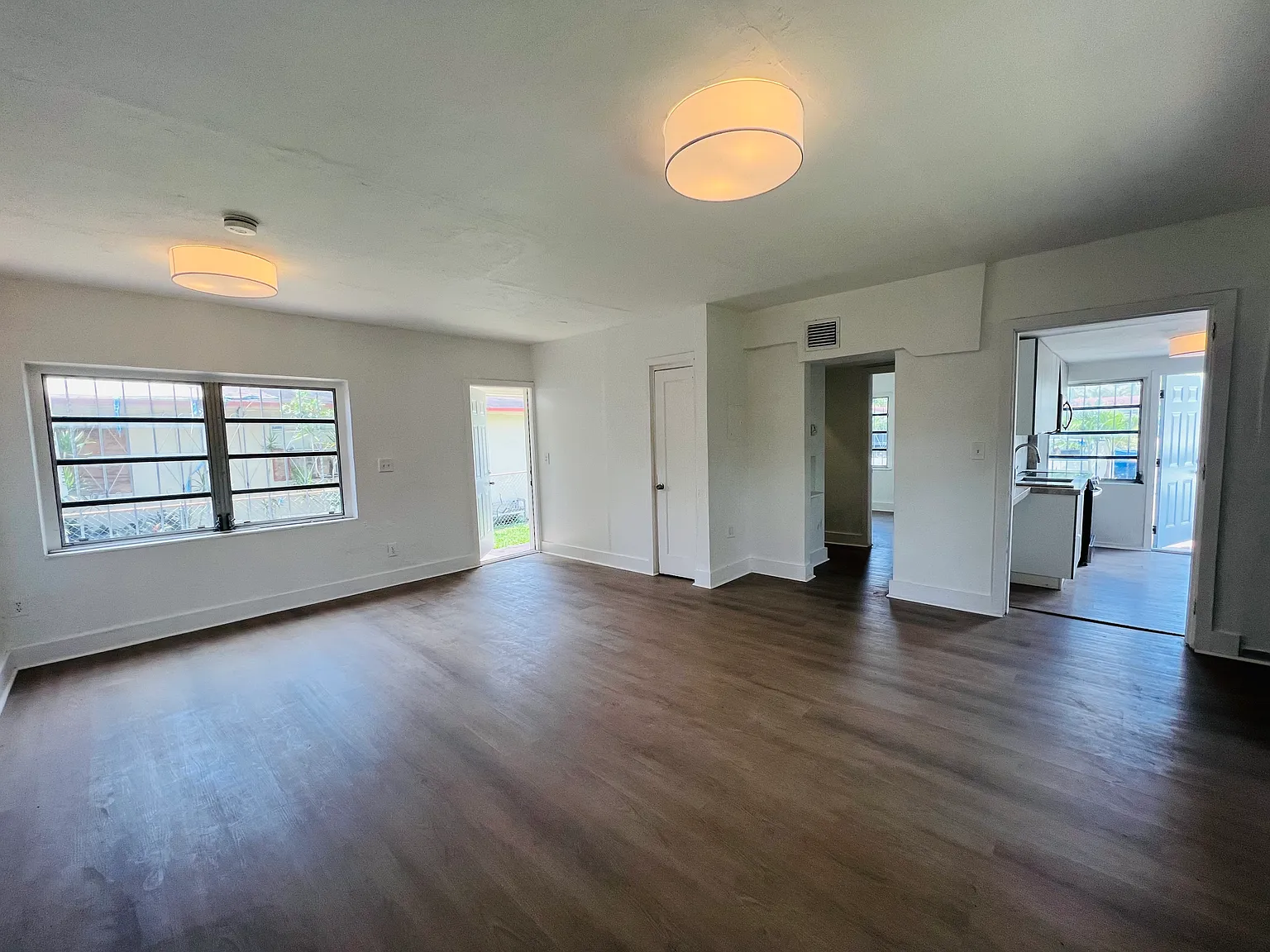1 bed, 900 sqft, $1,700 — Photo 4