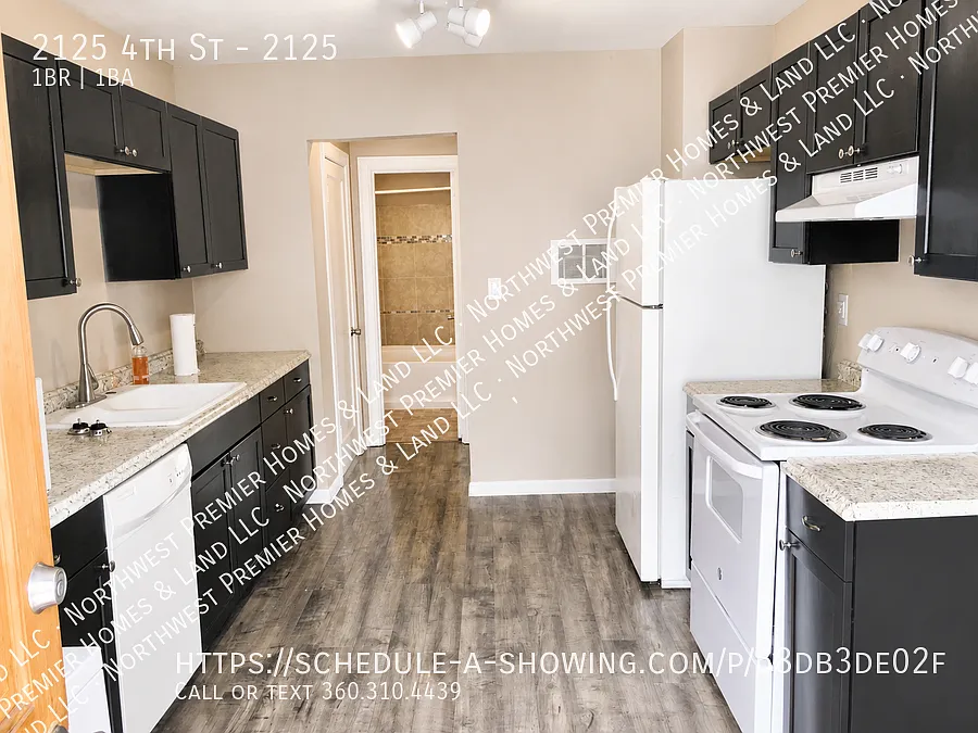Updated 1-Bed with Washer/Dryer & Reserved Parking — Photo 4