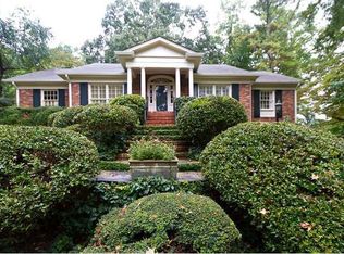 924 Buckingham Cir NW, Atlanta, GA 30327