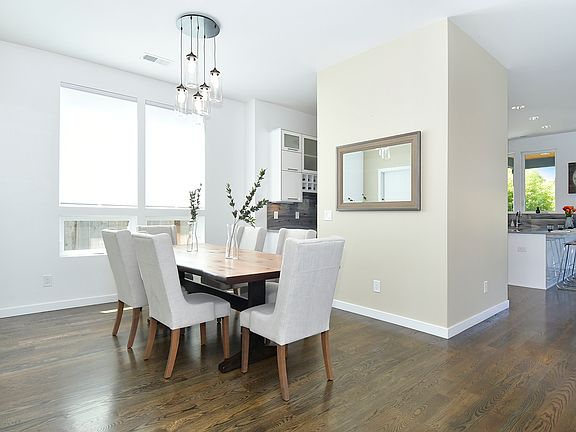 3rd image of 3139 NE 48th Ave