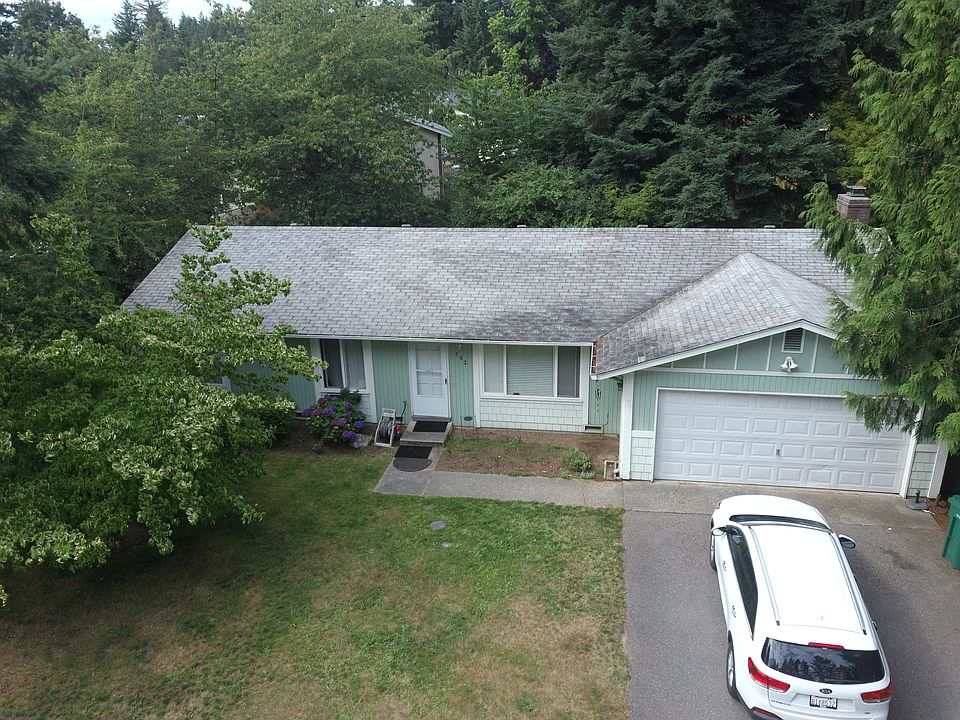 1st image of 702 NE Valley Oak Dr