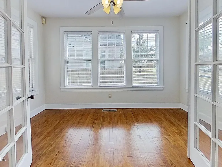 1651 Flagler Ave — Photo 7