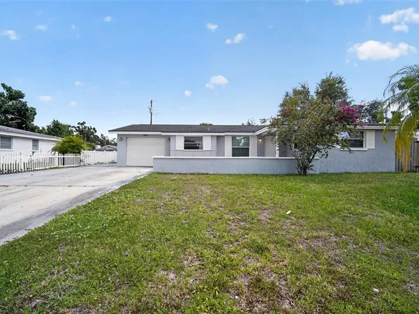 3834 Warren Ridge St, Sarasota, FL 34233