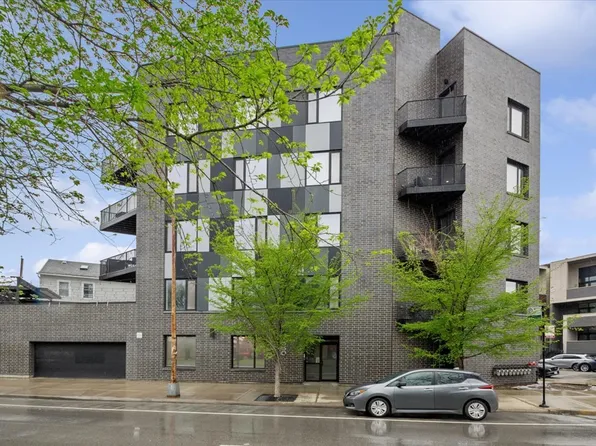 550 N Ogden Ave #4N, Chicago, IL 60642