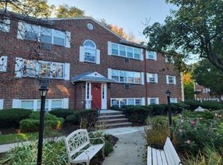 15 Cass St APT 11, West Roxbury, MA 02132