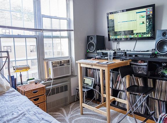 2nd image of 198 Scholes St #30L