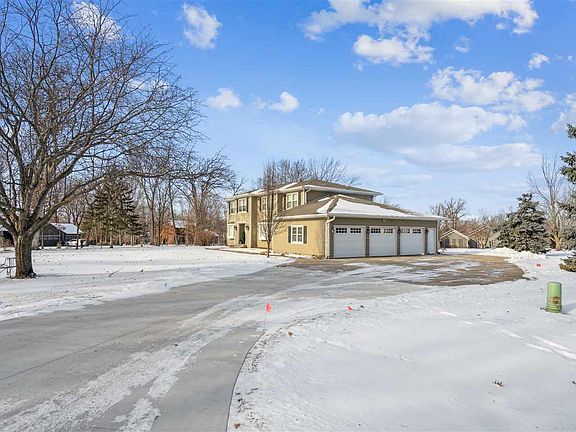 2nd image of 4362 Cloverdale Rd