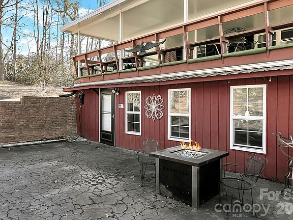 4th image of 44 Tuttle Rd