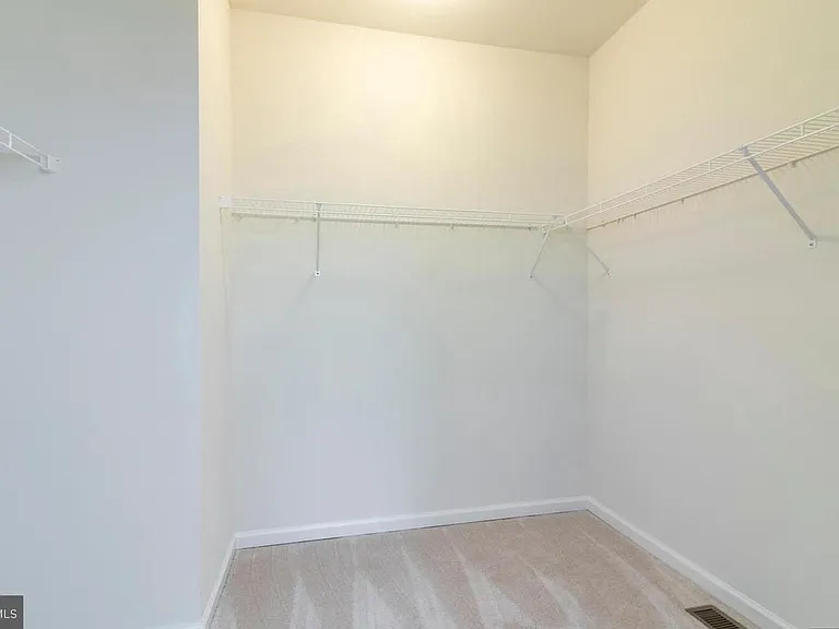 128 Golden Vale Dr — Photo 12