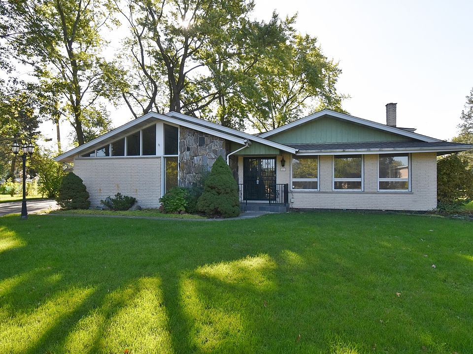 1st image of 213 Sherwood Dr