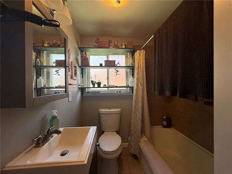 129 1st Ave — Photo 14