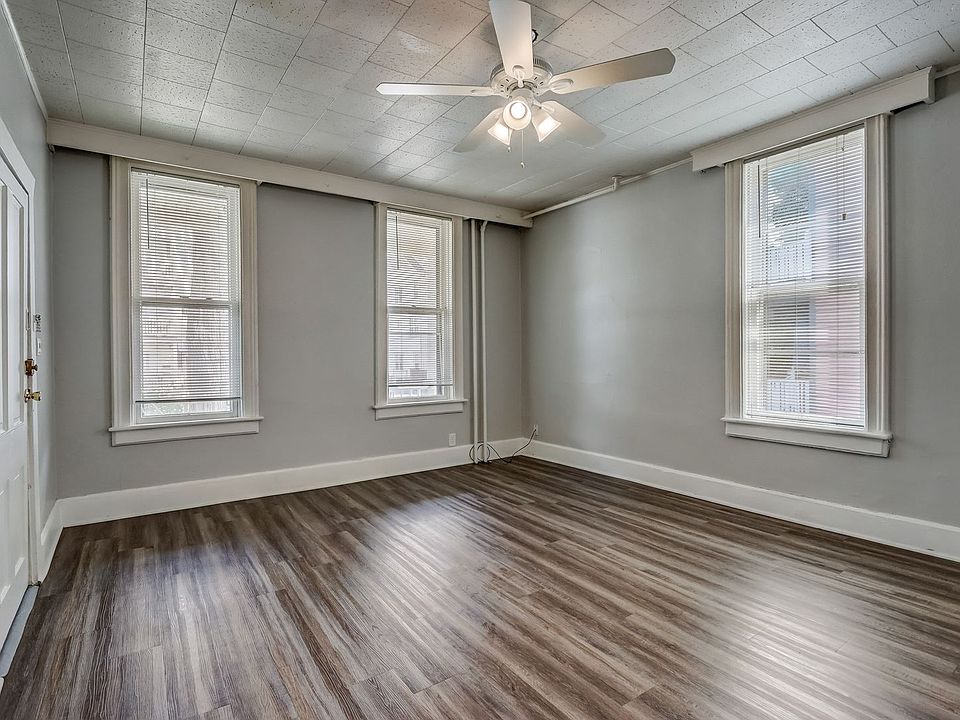 1st image of 1811 N Warren Ave