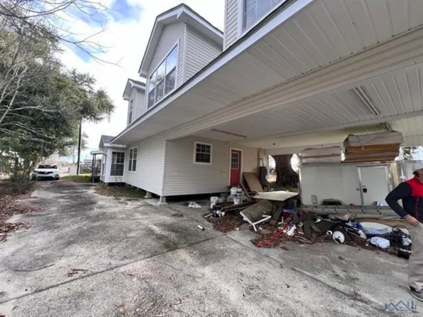 165 Camley Ln, Golden Meadow, LA 70357