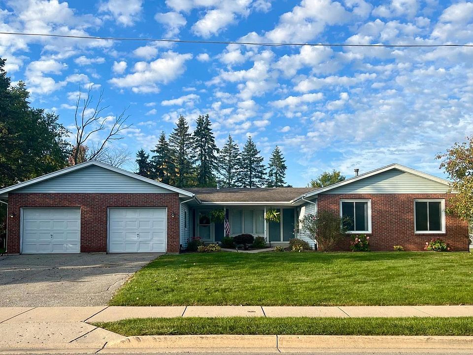 Right side of duplex for rent.