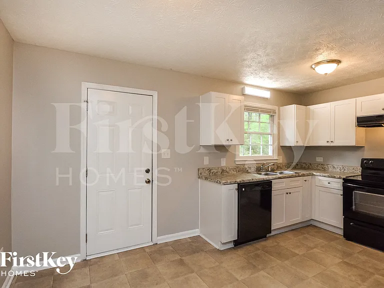 2826 Bay Leaf Dr SE — Photo 6