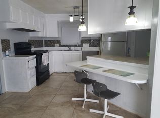 1447 Four Seasons Blvd, Tampa, FL 33613