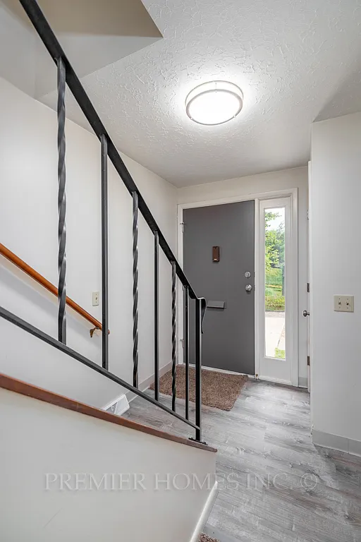 2 bed, 1.5 bath, $1,295 — Photo 4