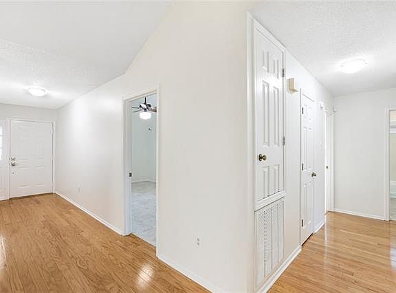5th image of 707 Aurora Oaks Dr