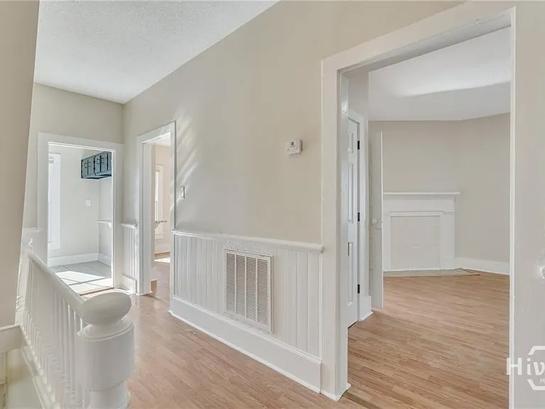 218 W Anderson St #UPPER — Photo 11