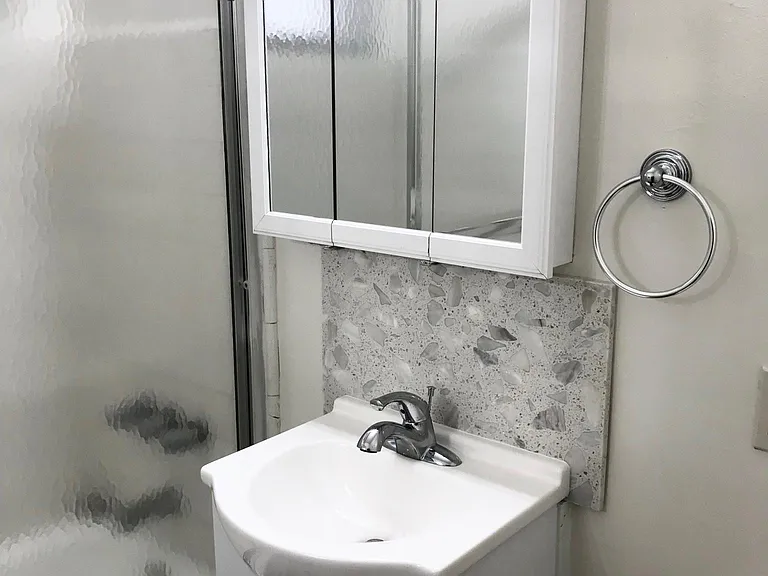 1210 W Lewis St #7 — Photo 13